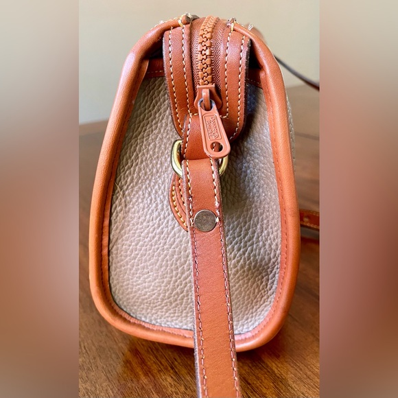 Vintage Dooney & Bourke USA All Weather Leather Crossbody and Coin Purse - Picture 14 of 16